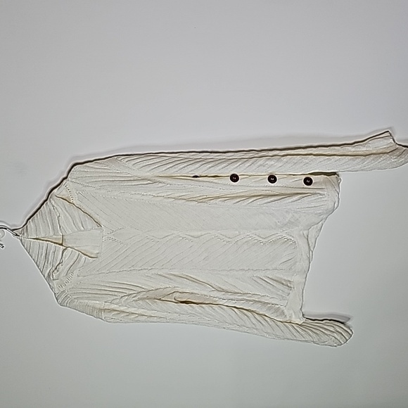 Venus XS light cream color turtleneck sweater - Picture 2 of 7